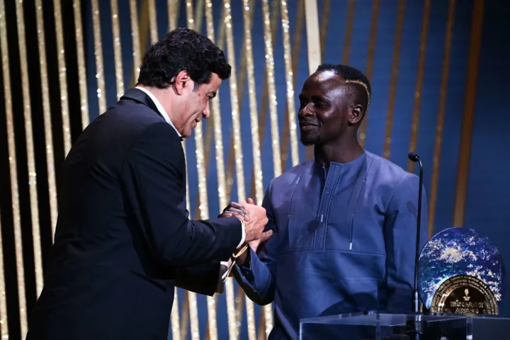 เบนเซมา เข้าวิน ผงาดคว้ารางวัล